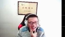 国产白丝惊现视频引热议，网友：真是视觉盛宴还是另有所图？